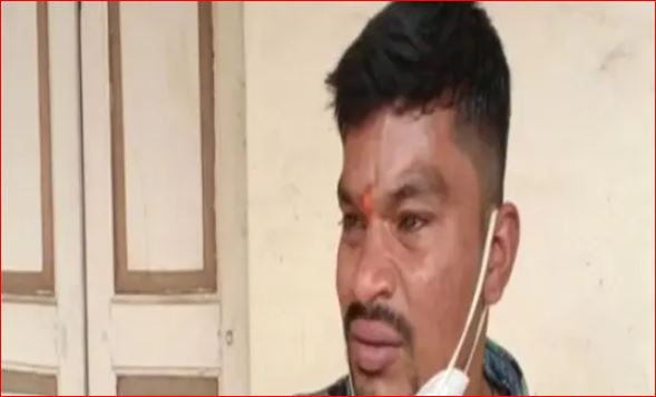 अजब गजब : मुखिया चुनाव में उतरे शख्स को मिला सिर्फ 1 वोट, रोते हुए बोला- घर के 12 लोगों ने दिया धोखा