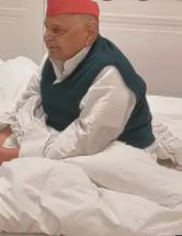 अखिलेश के मौसा का सनसनीखेज आरोप, मुलायम को घर में बंधक बनाकर रखा गया है, किसी से बात की इजाजत नहीं;