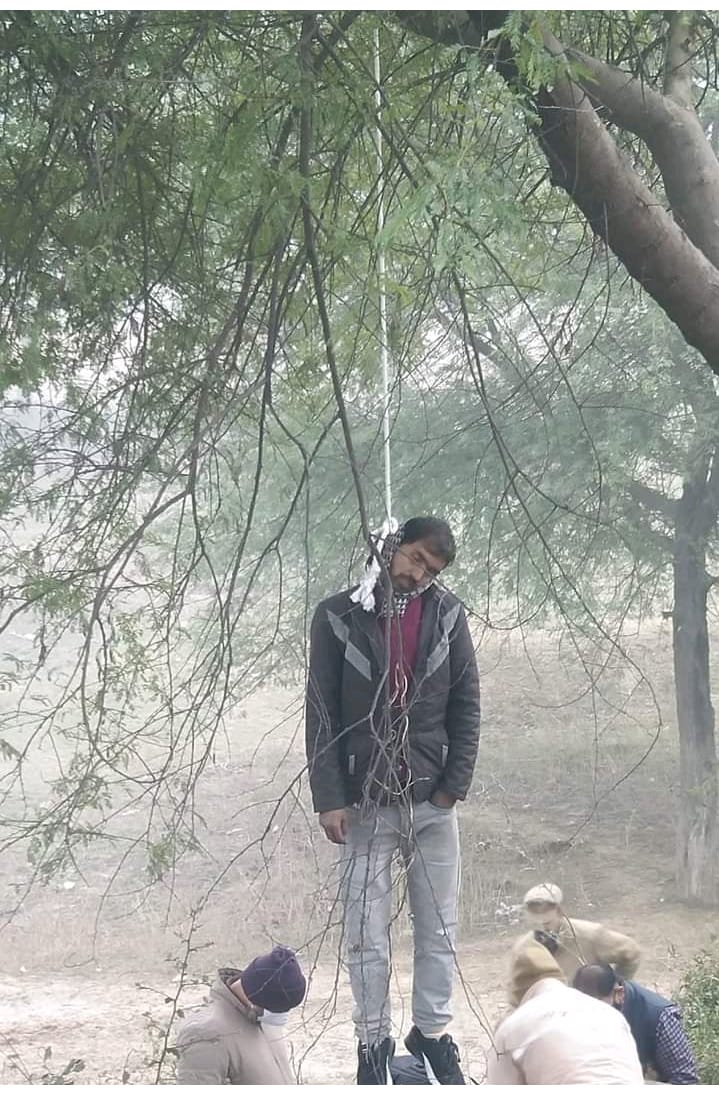 बरेली-डिग्री लेने जाने की बात कह निकला,रामगंगा किनारे पेड़ से लटका मिला शव