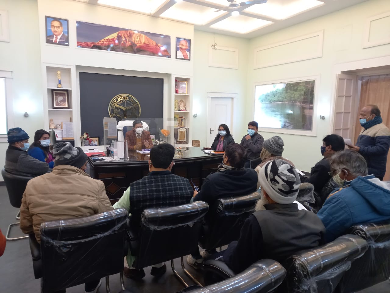 पीलीभीत :दिव्यांग मतदाताओं का मतदान कराने हेतु नामित किये जाये दिव्यांग मित्र।
