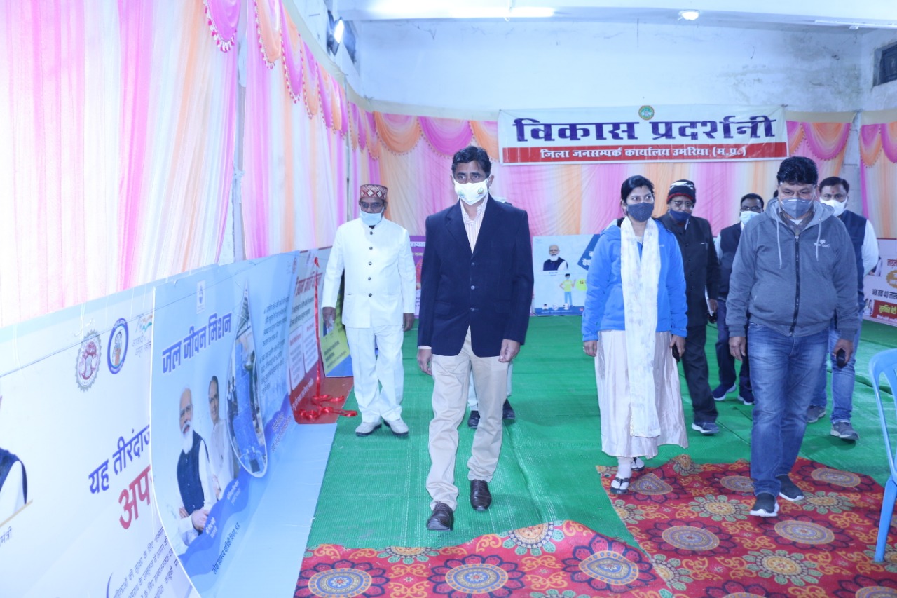 पीलीभीत: जिला निर्वाचन अधिकारी एवं पुलिस अधीक्षक द्वारा कलेक्ट्रेट में नामाकंन कक्षों व सुरक्षा व्यवस्था का निरीक्षण कर व्यवस्थाओं का लिया गया जायजा।