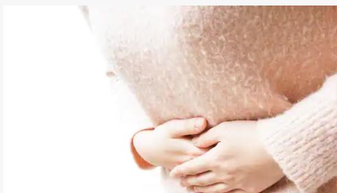 अजब गजब : 20 सालों तक महिला के पेट में होता रहा दर्द, एक्स-रे करवाने पर दिखी ऐसी चीज कि डॉक्टरों के भी उड़े होश!