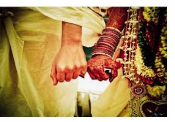 बरेली-बेटे  ने की लव मैरिज तो ग्रामीणों ने पीट दी लड़के की माँ