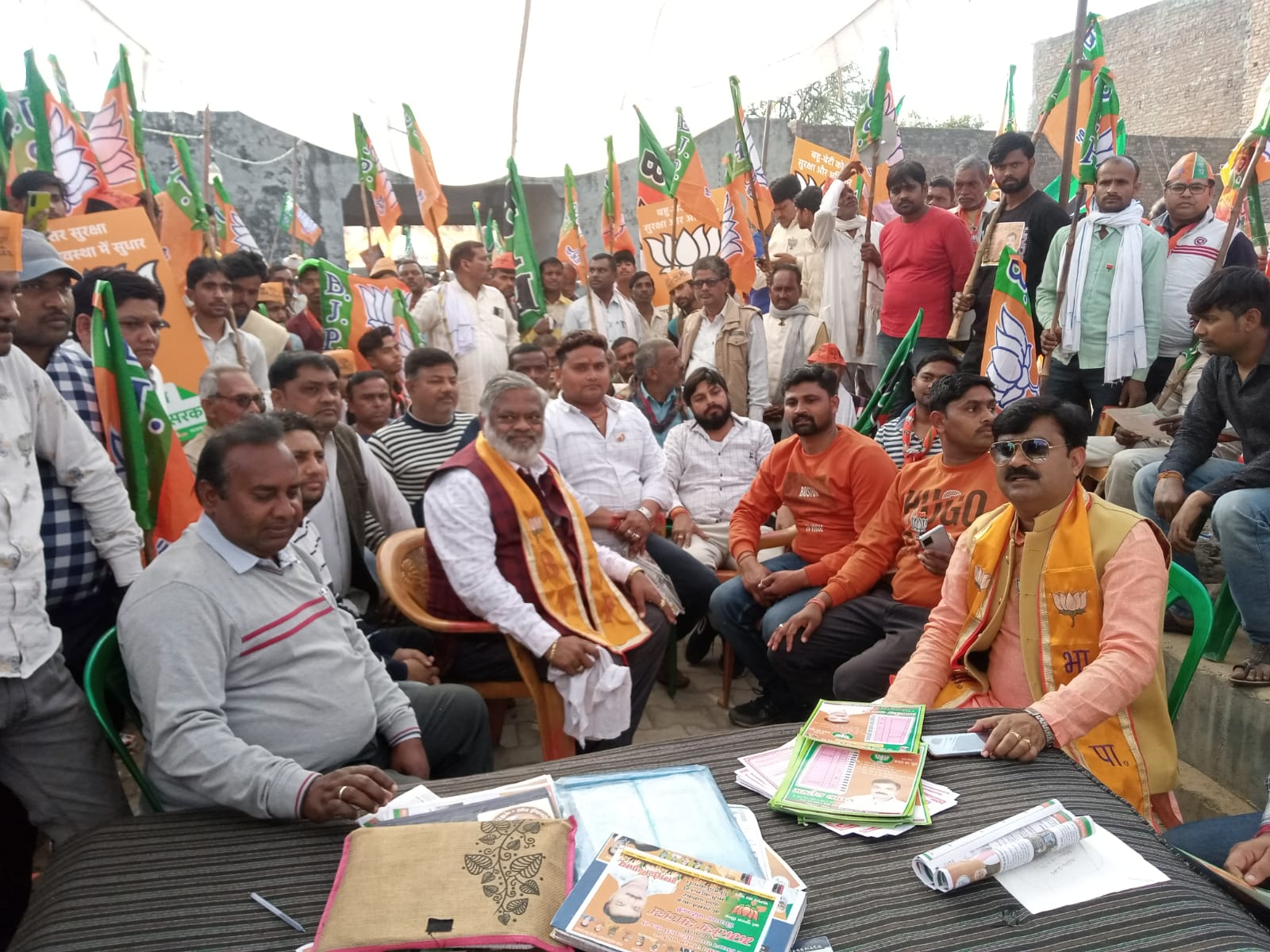 कासगंज : 102 विधानसभा पटियाली के प्रत्याशी ममतेश शाक्य ने वोट मांगे