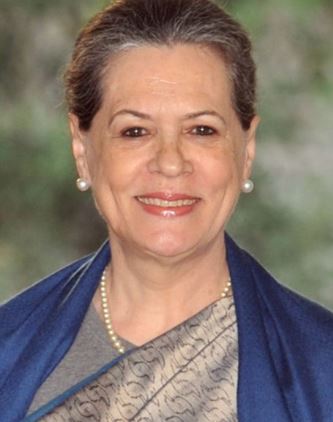 सोनिया ने चुनावों में इंटरनेट मीडिया का पक्षपाती इस्तेमाल को बताया लोकतंत्र के लिए खतरा
