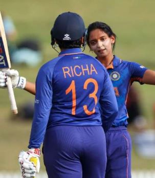 भारत ने आस्ट्रेलिया को दिया 278 रन का लक्ष्य, मिताली और हरमनप्रीत की धमाकेदार पारी,