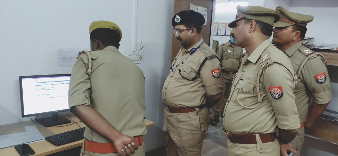 बहराइच:  वरिष्ठ पुलिस अधीक्षक केशव कुमार चौधरी द्वारा किया गया थाना सुजौली का औचक निरीक्षण निरीक्षण के दौरान दिए आवश्यक दिशा निर्देश