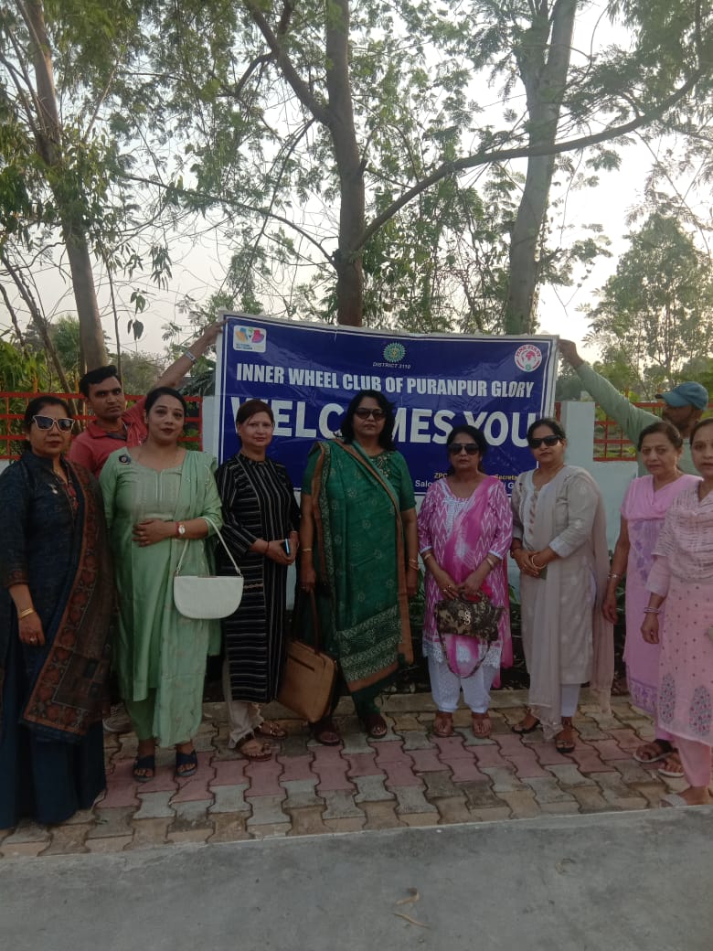 पीलीभीत : इनर व्हील क्लब ऑफ पूरनपुर ग्लोरी के सदस्यों ने अलीगढ़ से आई विशिष्ट अतिथि मंडल 311 की मंडलाध्यक्ष डॉ दिव्या लहरी जी के साथ कुछ समय पूरनपुर की सुंदर जगहों को दिखाने में बिताए।