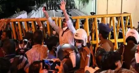 आर्थिक संकट को लेकर हुए प्रदर्शनों के बीच श्रीलंका में राष्ट्रपति ने की आपातकाल की घोषणा