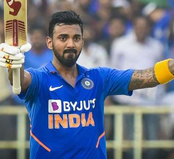 इस खिलाड़ी ने 14 गेंद पर 5 छक्के जमाते हुए बनाया रिकार्ड अर्धशतक, वीरेंद्र सहवाग ने दी ऐसी प्रतिक्रिया