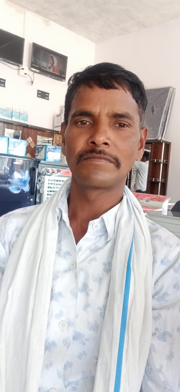 फर्रुखाबाद- मनोज ने क्षय रोग को दी मात, दूसरों के लिए बने प्रेरणास्रोत,टीबी चैम्पियन बन लोगों को क्षय रोग के प्रति कर रहे हैं जागरूक