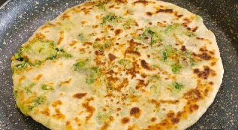बनाये स्वदिष्ट आलू पालक का मिक्स पराठा