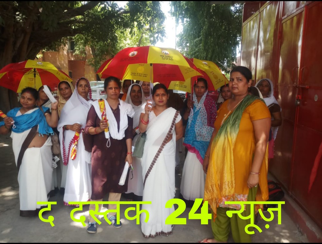 फर्रुखाबाद:स्वास्थ्य संदेश देने वाले छाते आशा को वितरित,रंग बिरंगे छाते के साथ नजर आएंगी आशा कार्यकर्ता और संगिनी