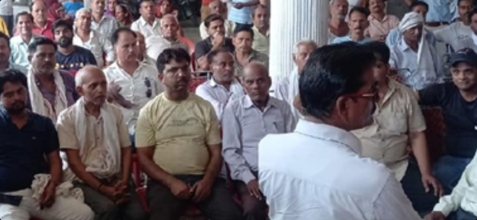 फर्रुखाबाद: कादरी गेट से पांचाल घाट मार्ग की चौड़ाई 45 मीटर करने का ग्रामीणों ने किया विरोध