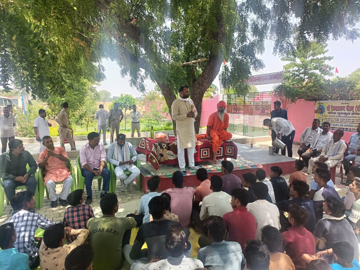 शाहजहांपुर: जलालाबाद में कैबिनेट मंत्री सुरेश खन्ना कल शनिवार को भगवान परशुराम जन्मस्थली का करेंगे दौरा ,नगर पालिका साफ सफाई में जुटी