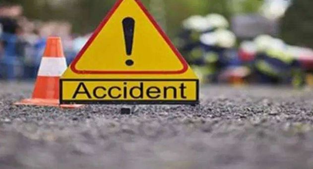 फर्रूखाबाद: तेज रफ्तार वाहन ने मारी टक्कर