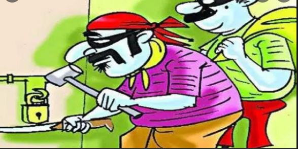 जौनपुर : बन्द मकान से चोरों ने लाखों का सामान किया पार