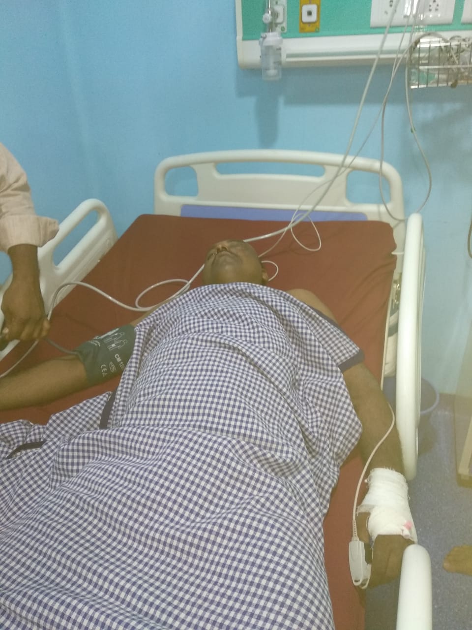 जौनपुर:दस्तक चाणक्य के पत्रकार संजय मौर्य बाइक से टक्कर में हुए दुर्घटना ग्रस्त