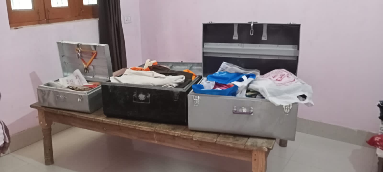 सीतापुर : अज्ञात चोरों ने एक घर को निशाना बनाया लाखों की नगदी लेकर चम्पत ।