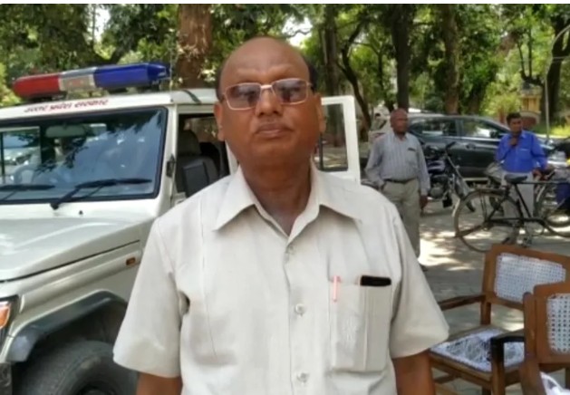 बरेली :बरेली मे फिर सामने आया भृष्ट चेहरा,रिटायर मेन्ट के बाद मिलने बाली राशि  के एवज मे रिश्वत