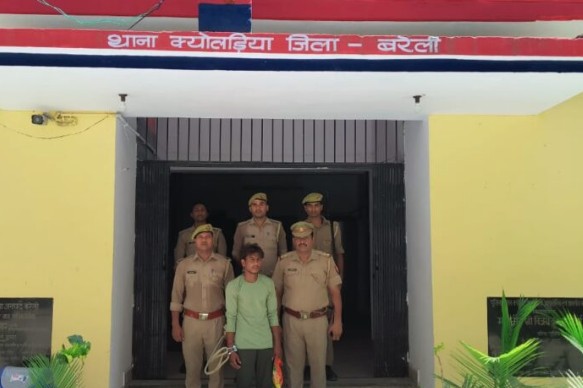 बरेली :वांछित को क्योंलड़ीया पुलिस ने मुखबिर की पर पहुंच गिरफ्तार कर जेल भेजा