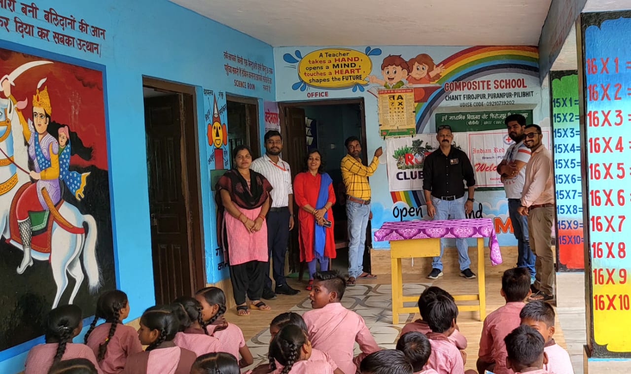 पीलीभीत: उच्च प्राथमिक विद्यालय चांट फिरोज पुर में जरूरतमंद बच्चों को चश्मों का नंबर दिया।