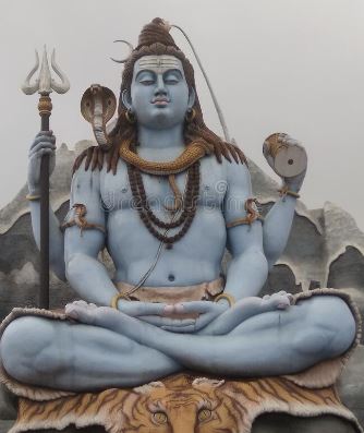 रायबरेली: सावन का आखिरी सोमवार आज  महादेव के दर्शन के लिए भक्तों की लगी लम्बी कतार