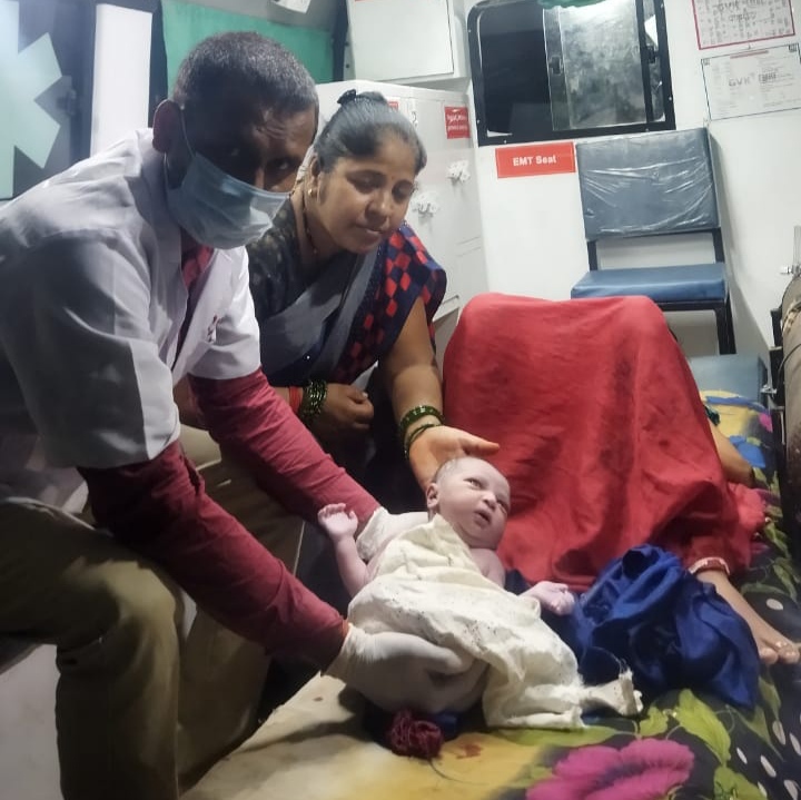 औरैया : फिर गूंजी किलकारी,एंबुलेंस बनी जन्मस्थली