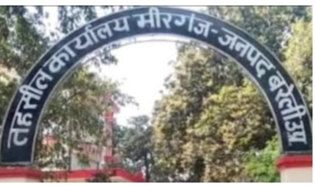 बरेली :42वकीलों  ने ऐल्डर कमेटी के अध्यक्ष को दिया ज्ञापन