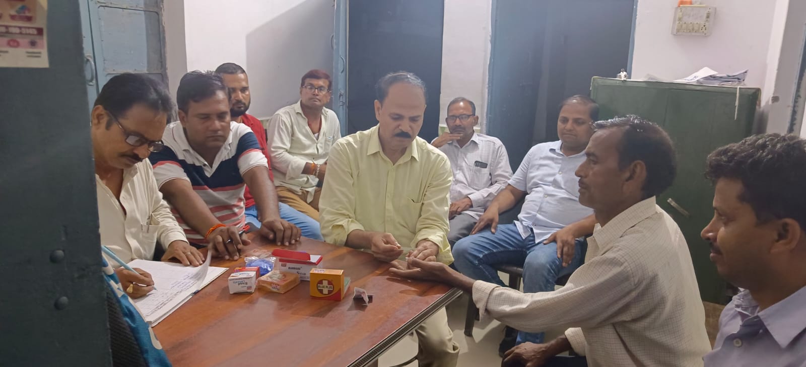 फर्रुखाबाद:याकूतगंज में फाइलेरिया मरीजो को चिन्हित करने को हुआ नाइट ब्लड सर्वे 96 लोगों के लिए गए रक्त के नमूने