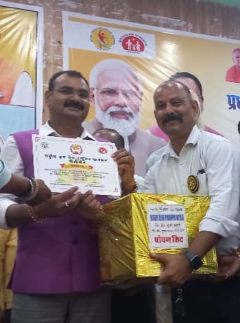 पीलीभीत:टीवी से ग्रसित बच्चों को पौष्टिक आहार की किट का वितरण किया