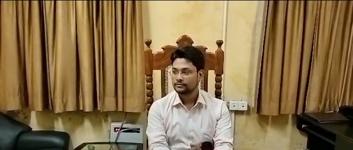 पीलीभीत :सिविल जज अमित कुमार यादव द्वितीय पूर्णकालिक ने आर्बिट्रेशन एवम एन आई एक्ट के बारे में दी जानकारियां
