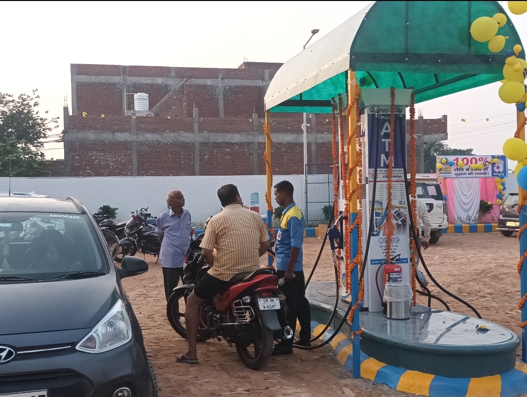 फर्रुखाबाद: गतिमान फ्यूल्स पेट्रोल पंप का हुआ शानदार उद्घाटन