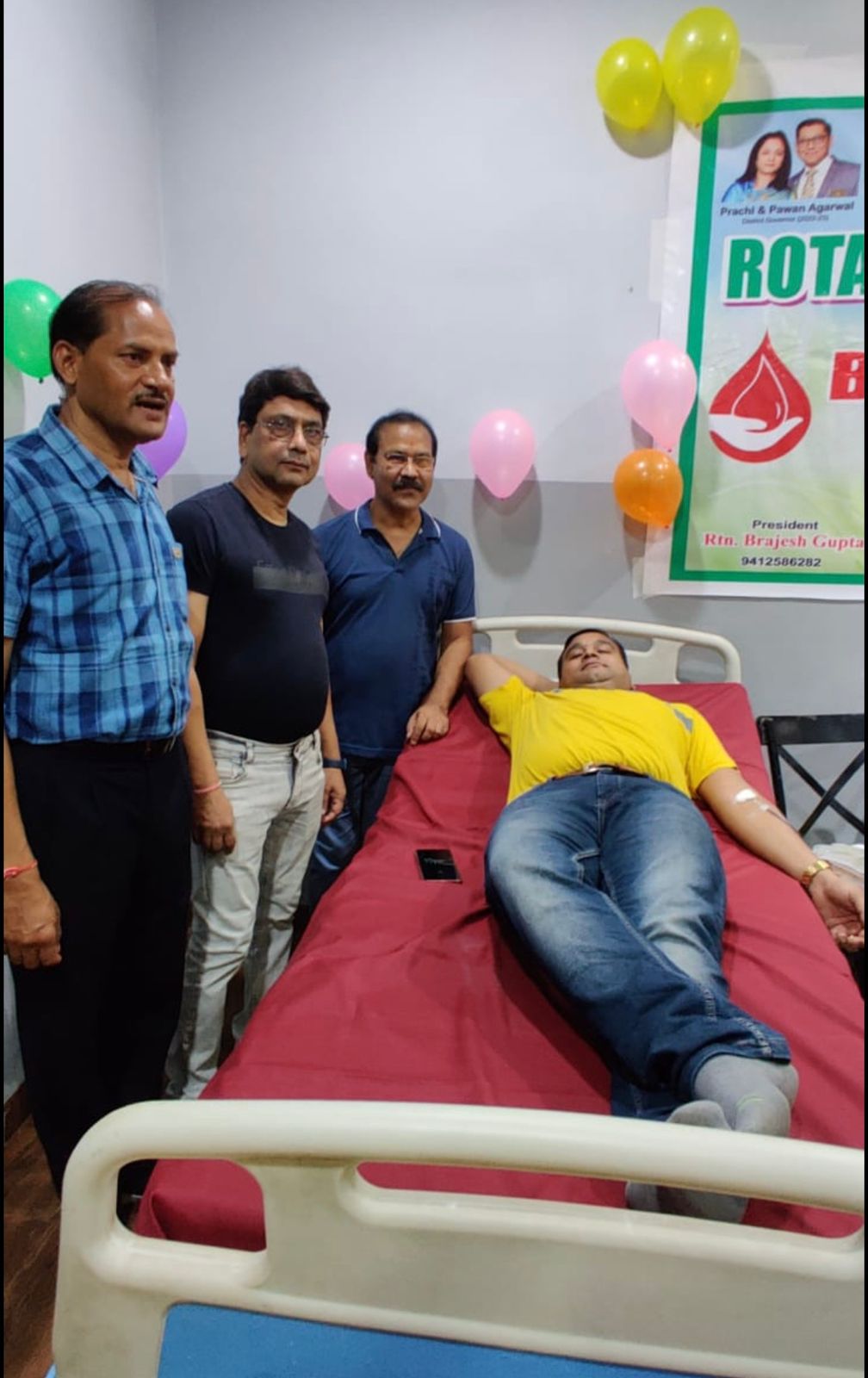 पीलीभीत : विशाल रक्तदान  शिविर उपजिलाधिकारी एवं पुलिस क्षेत्राधिकारी द्वारा संयुक्त रूप से फीता काटकर उद्घाटन किया