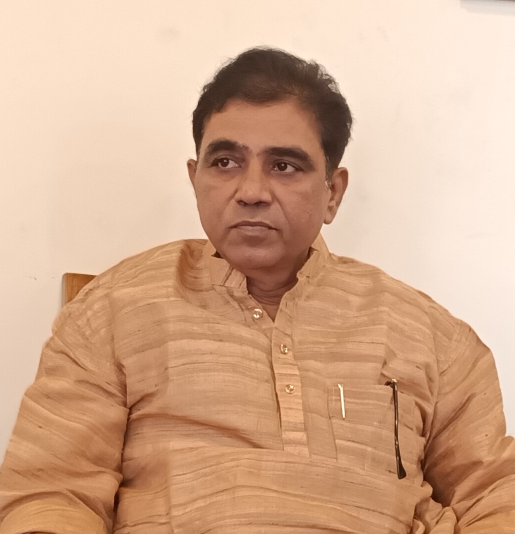फर्रुखाबाद : सदर विधायक मेजर सुनील दत्त द्विवेदी ने फर्रुखाबाद वासियों को दीपावली की दी शुभकामनाएं