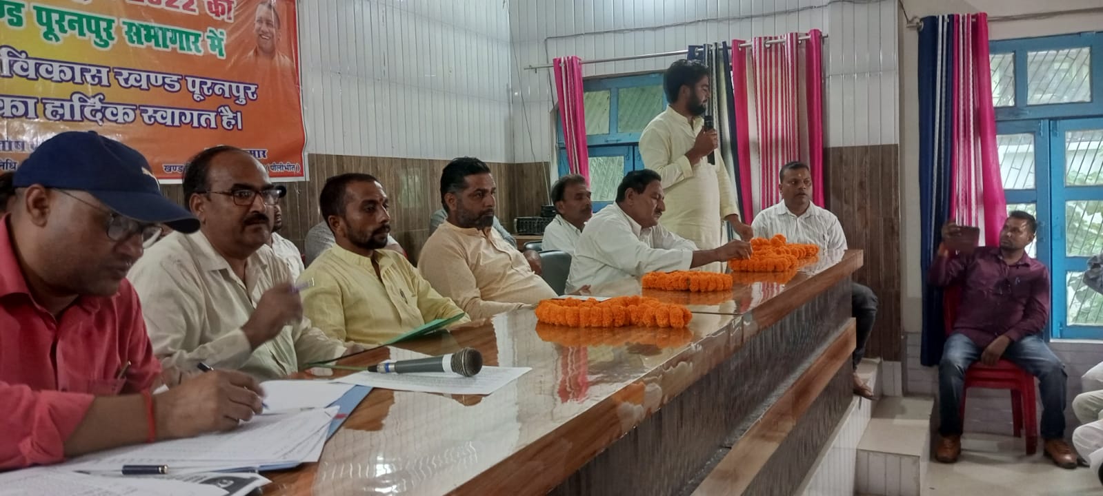 पीलीभीत :क्षेत्र पंचायत समिति की बैठक में समस्याओं पर हुई चर्चा
