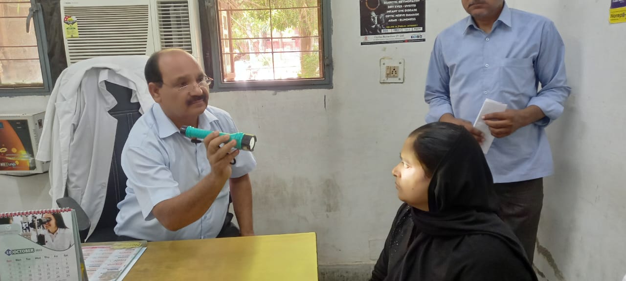 फर्रुखाबाद: दीपावली मनाएं,पटाखों से दूरी बनाएं,पटाखों से निकलने वाला धुआं आपको कर सकता है बीमार-सीएमओ