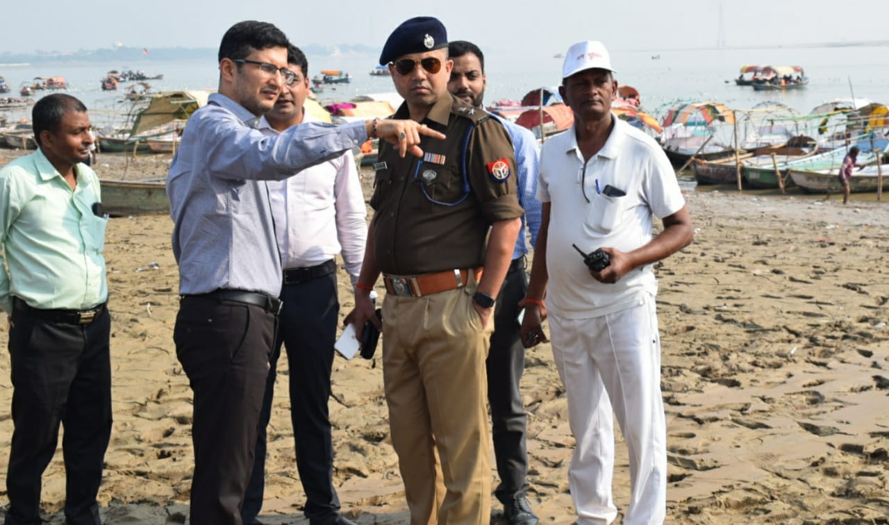 प्रयागराज:मंडलायुक्त व आईजी एवं जिलाधिकारी ने छठ पूजा के दृष्टिगत घाटों का भ्रमण कर तैयारियों का लिया जायजा