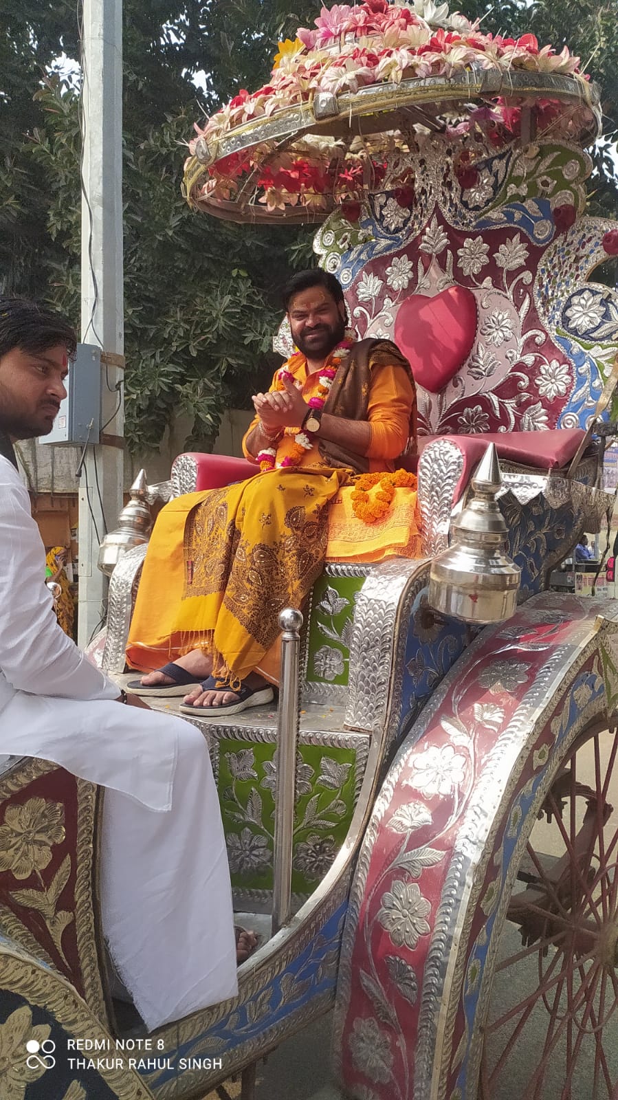 बरेली :कस्बे के मोहल्ला साहूकारा में श्रीमद् भागवत कथा मे वेदव्यास जी ने प्रथम दिन भूमि सृष्टि निर्माण कहां पर सुनाया