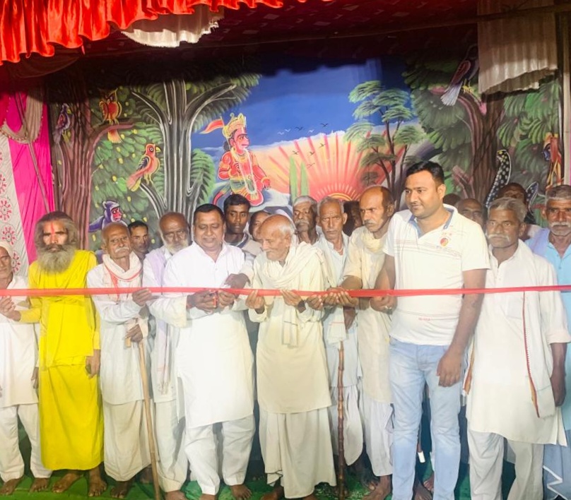 आँवला/बरेली - रामलीला से सामाजिक सदभावना और समरसता को मिलता है बढ़ावा- विज़ेंद्र सिंह यादव।