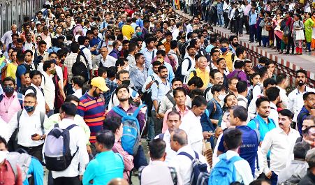 दुनिया की आबादी होने वाली है 8 अरब हो, भारत के लिए हो सकता है खतरा