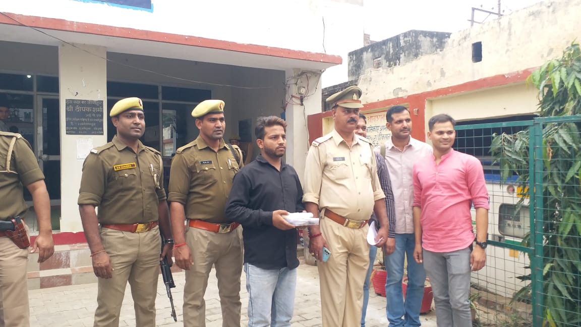 फर्रुखाबाद : पुलिस को मिली बड़ी कामयाबी 25000 का इनामी बदमाश को पुलिस ने धार दबोचा