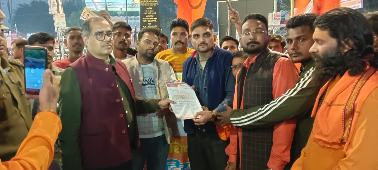 बरेली - सरकार इन गंदी मानसिकता वाले अपराधियों को सख्त सजा दे या फ़िर हम करेंगे इनके कर्मों का हिसाब: ठाकुर राहुल सिंह।