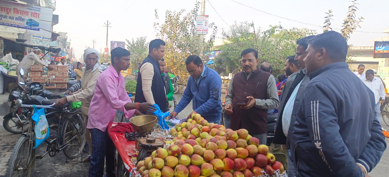 पीलीभीत : अतिक्रमण अभियान चलने से दुकानदारों में मचा हड़कंप