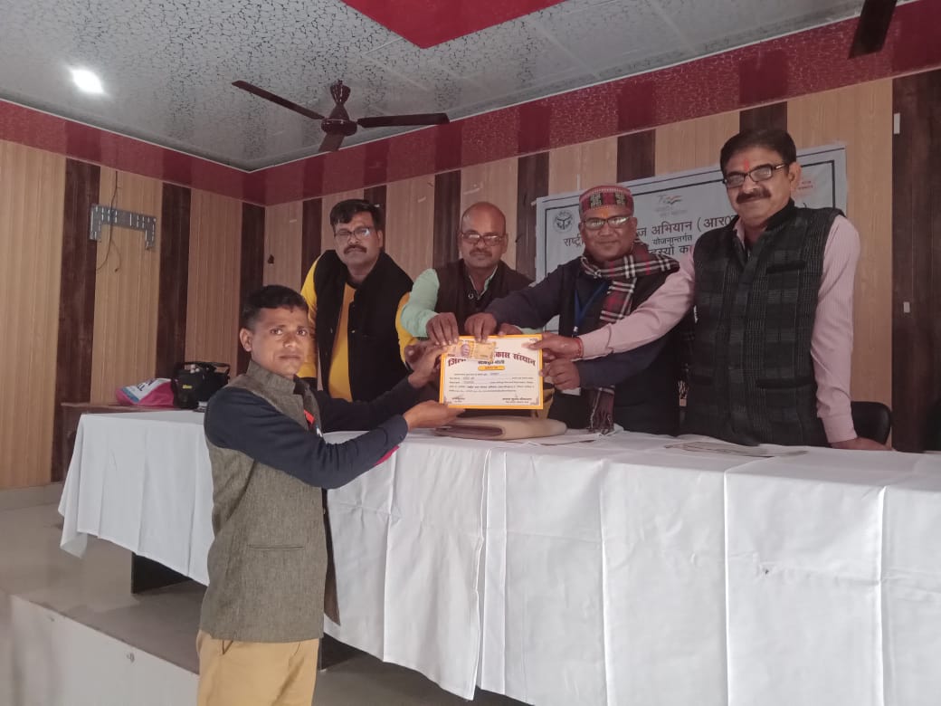 बरेली - डीआईआरडी द्वारा मझगवां के बीडीसी का दो दिवसीय प्रशिक्षण प्रमाण पत्र वितरण के साथ संपन्न हुआ।
