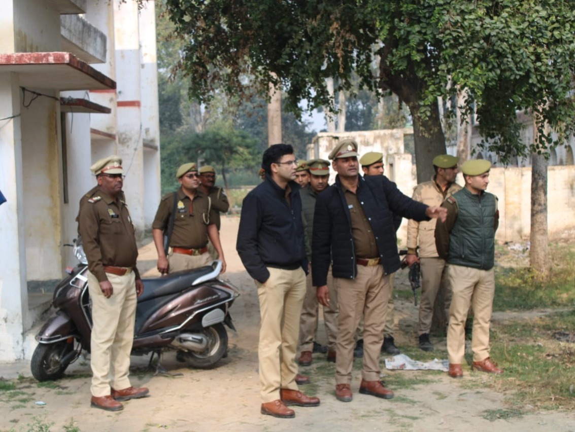 पीलीभीत : पुलिस अधीक्षक ने थाना अमरिया का किया आकस्मिक निरीक्षण।