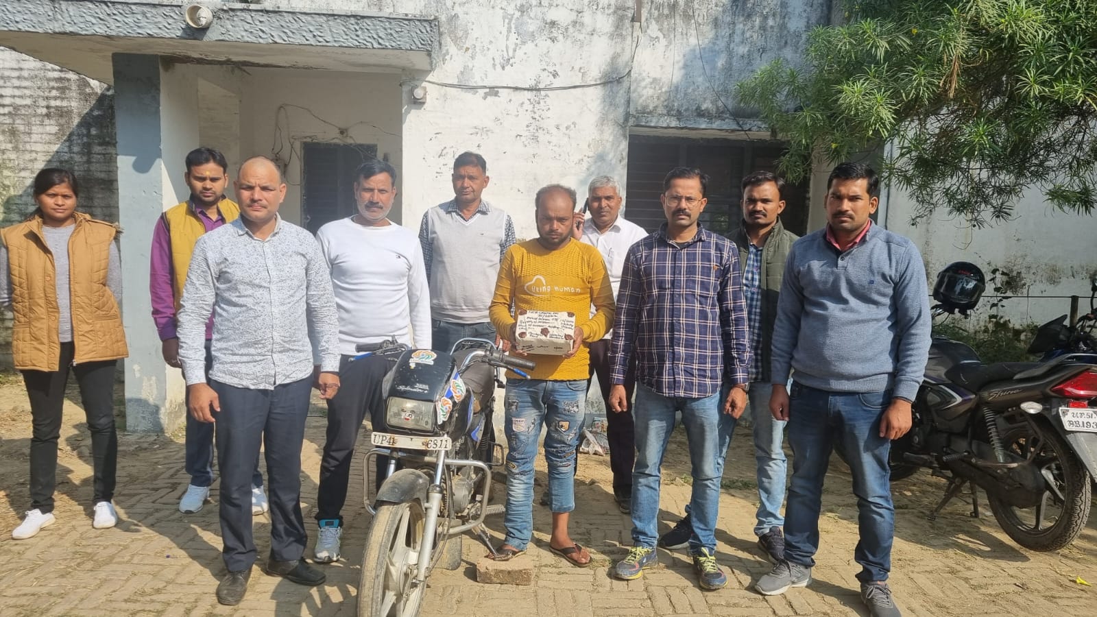 बाराबंकी: पुलिस उपाधीक्षक अमर बहादुर सिंह आपरेशनल यूनिट लखनऊ के पर्यवेक्षण में थाना प्रभारी बाराबंकी की टीम ने की बड़ी कारवाई!