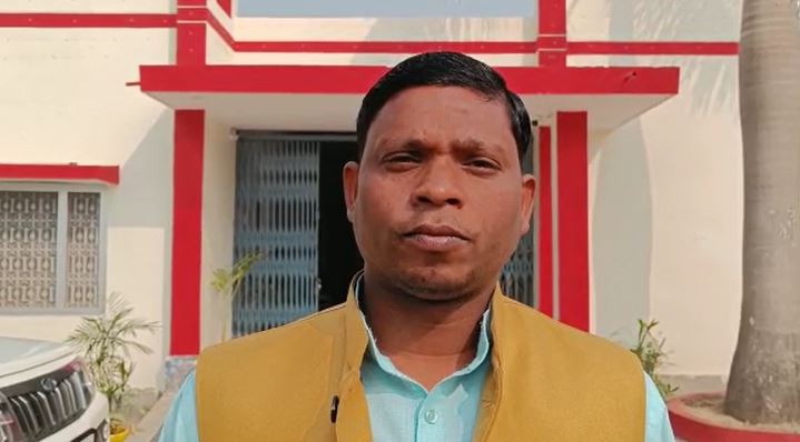 गाज़ीपुर :पूर्व कर्मचारी संघ के अध्यक्ष का वेतन को लेकर छलका दर्द ।