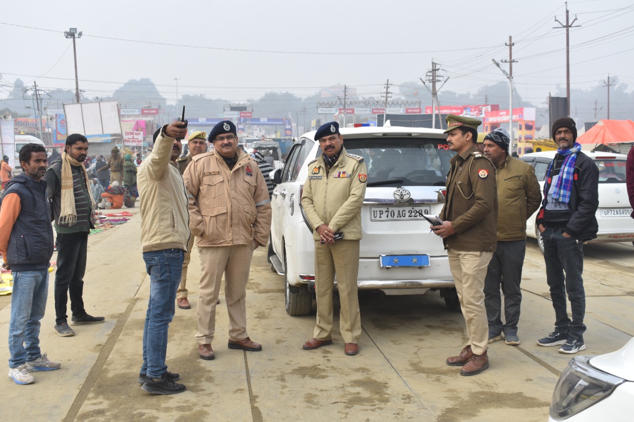 प्रयागराज : पुलिस आयुक्त  द्वारा माघ मेला क्षेत्र संगम का निरीक्षण किया गया