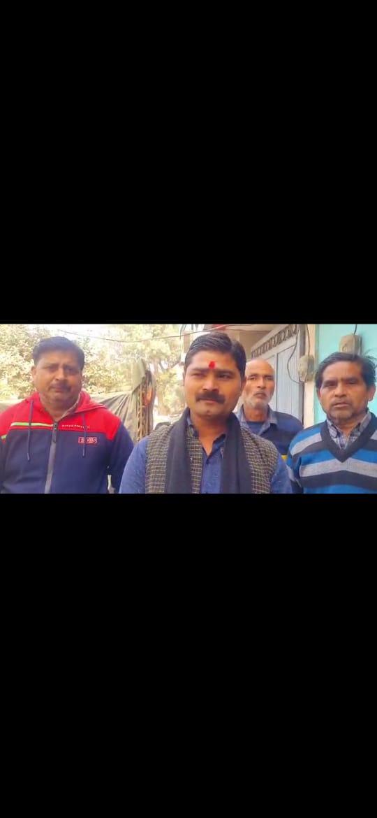 फर्रुखाबाद :धीरेंद्र शास्त्री बागेश्वर धाम का ईसाई समुदाय द्वारा किये जा रहे विरोध प्रदर्शन के , विरोध में अंतर्राष्ट्रीय हिंदू सेना ने धीरेंद्र शास्त्री का किया पुरजोर समर्थन